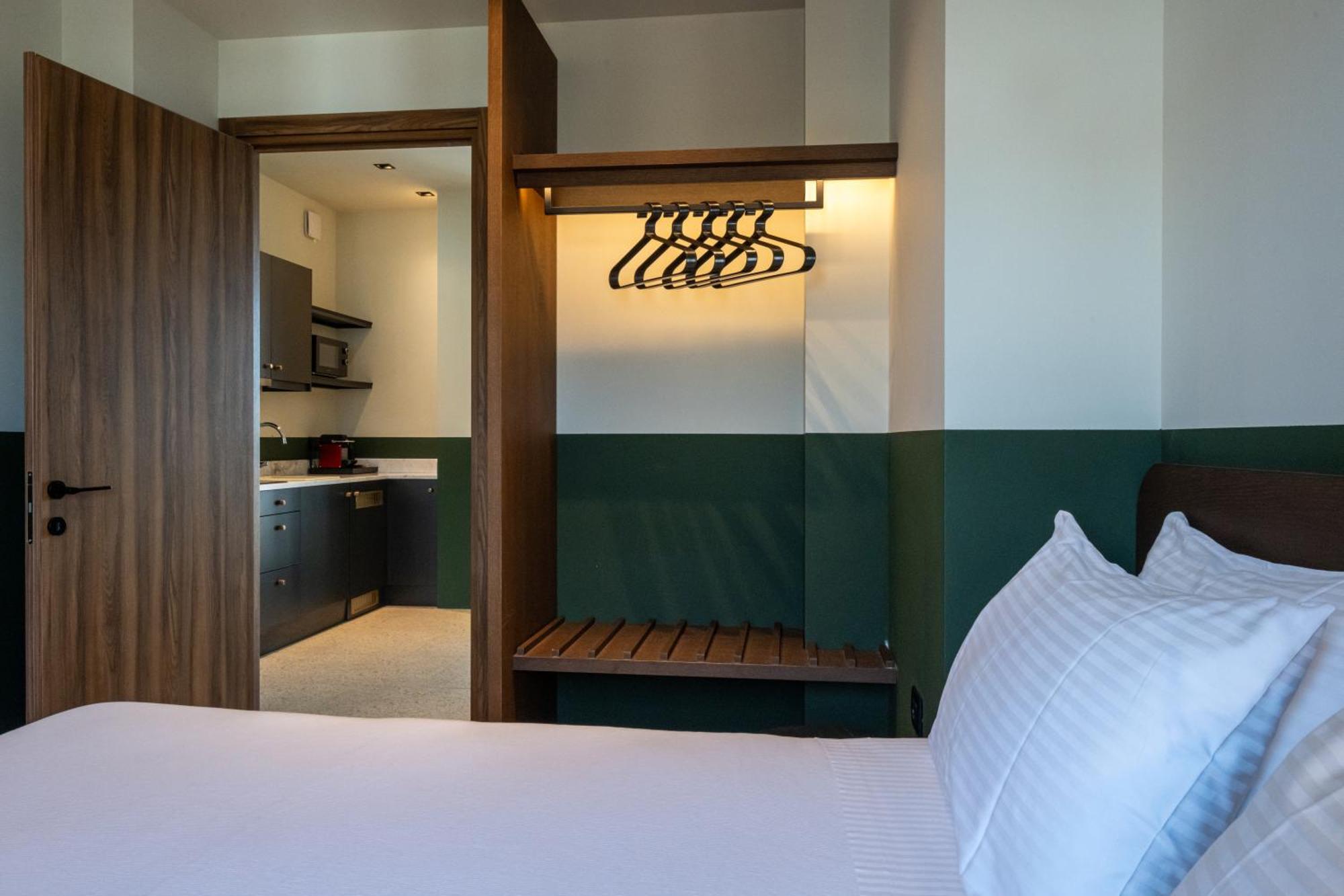 Evripidou 7 - Kalamata Mediterranean Suites Habitación foto