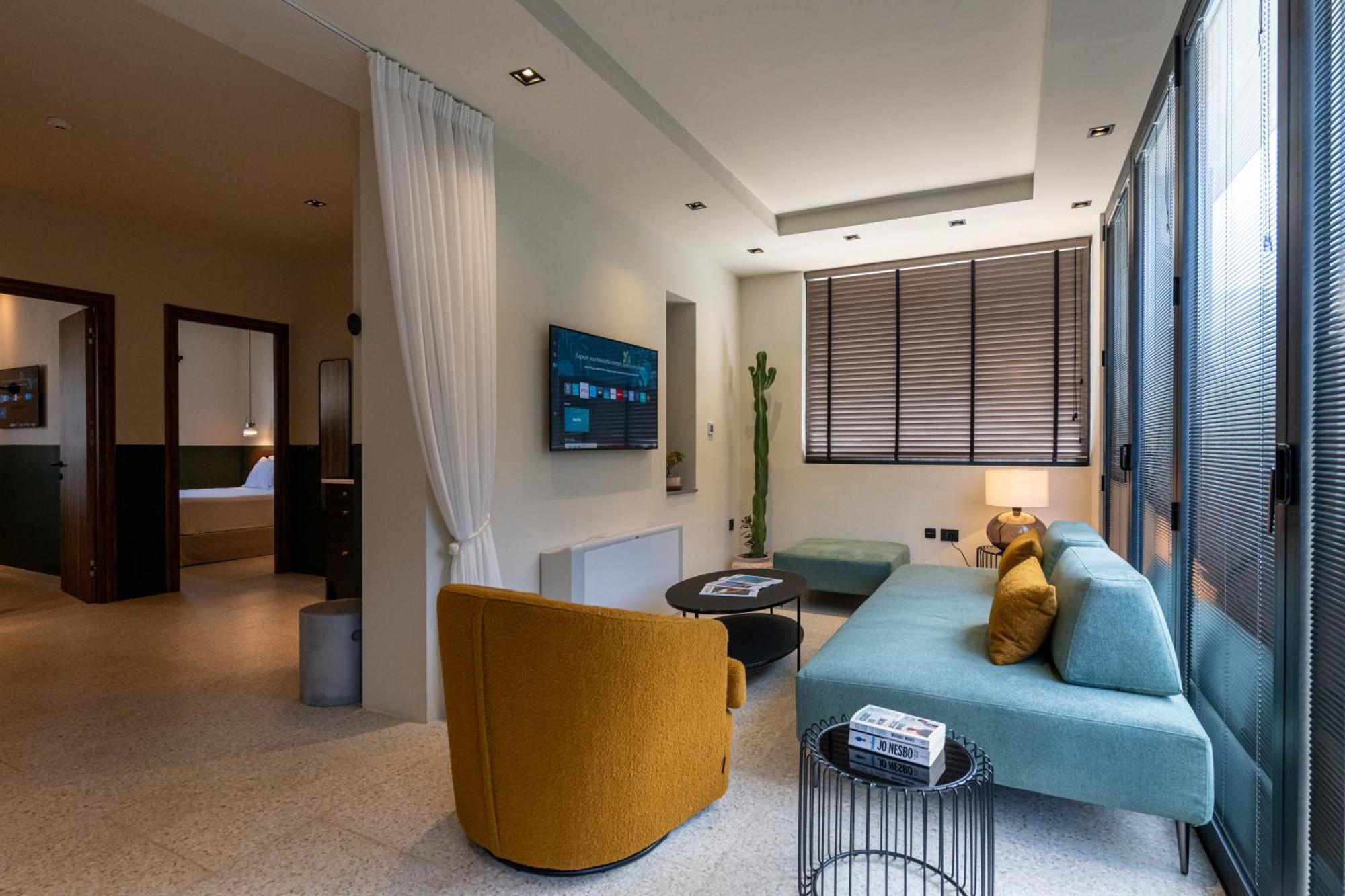 Evripidou 7 - Kalamata Mediterranean Suites Habitación foto